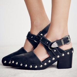 ❌SOLD❌Jeffrey Campbell x Free People Winchester